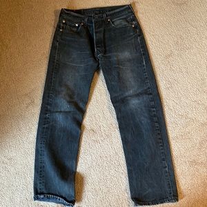 Levi 501. Black. 33/30